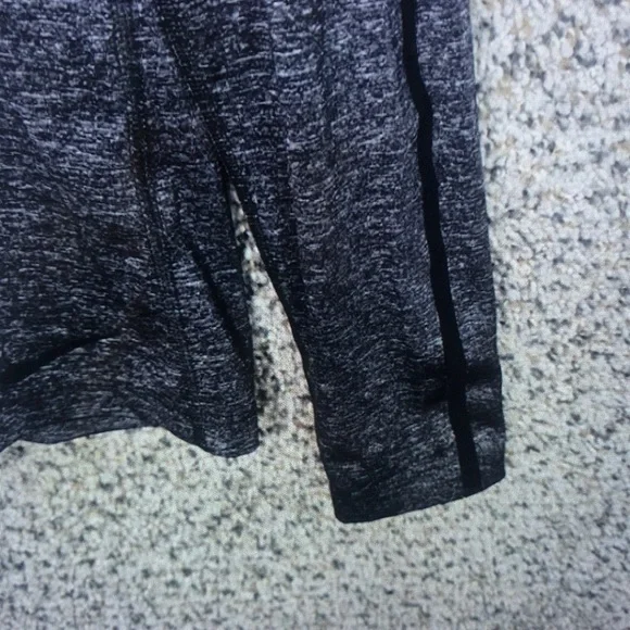Nike Women's Dark Heather Gray Long-Sleeve Athletic Top - Picture 2 of 9